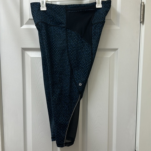 Lululemon Free Runner Crop (19") - Picture 12 of 16